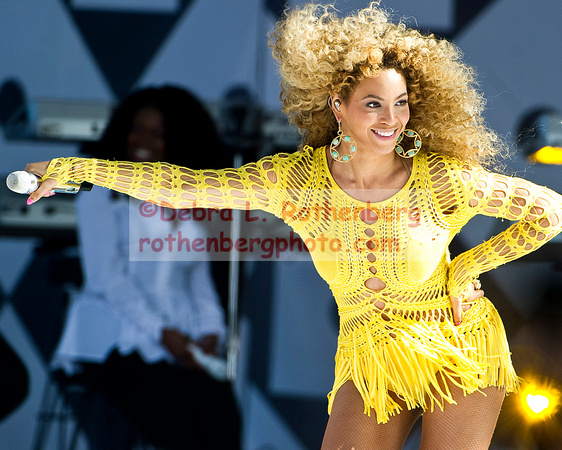 Beyonce_DLR-014