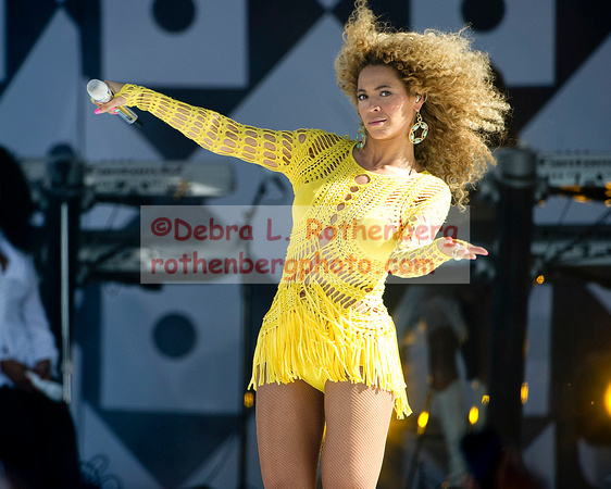 Beyonce_DLR-053