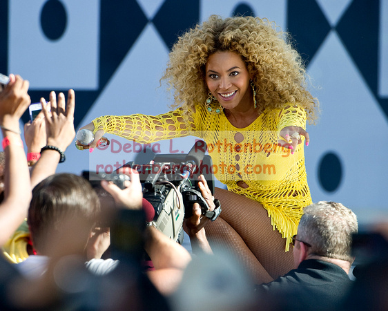 Beyonce_DLR-054