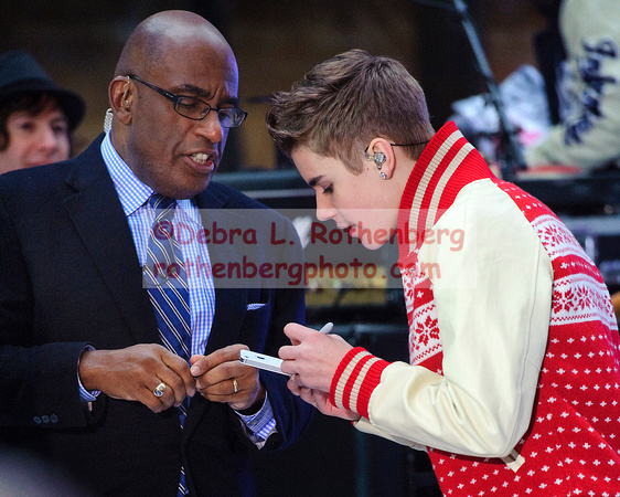 Justin Bieber with Usher live on the Today Show
